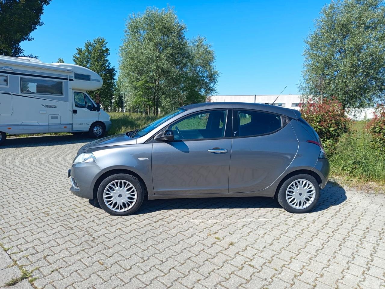Lancia Ypsilon 1.2 69 CV 5 porte Platinum