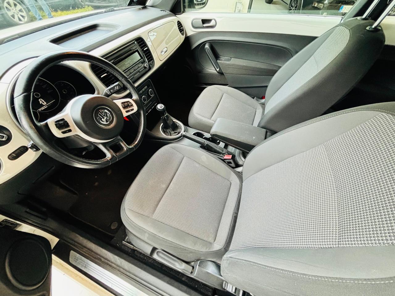 Volkswagen Maggiolino 1.6 TDI DSG Design