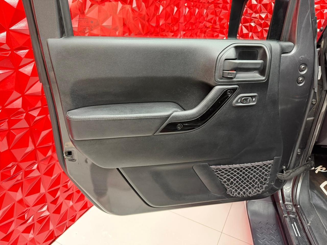 Jeep Wrangler Unlimited 2.8 CRD DPF Sahara Auto Night Eagle