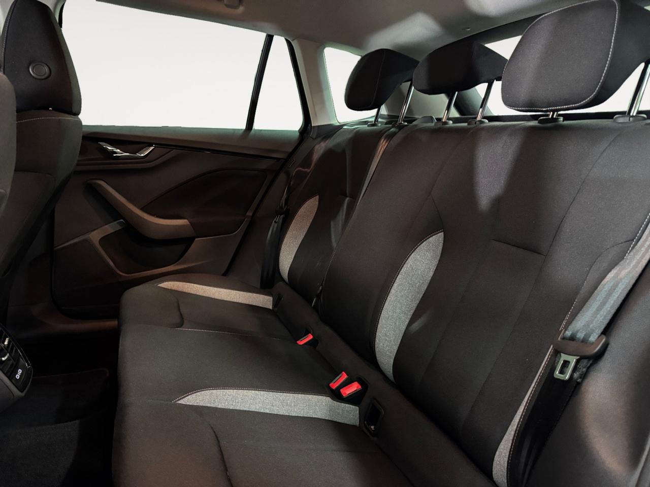 Skoda Kamiq 1.0 tsi Black Dots 115cv IVA ESPOSTA