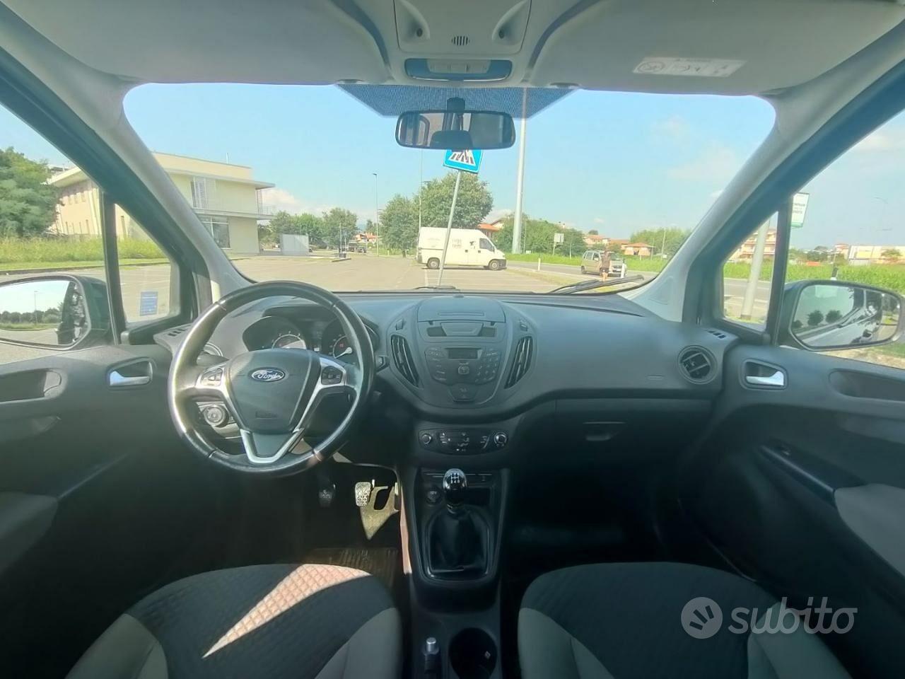 FORD Tourneo Courier 1.0 EcoBoost 100 CV Titaniu