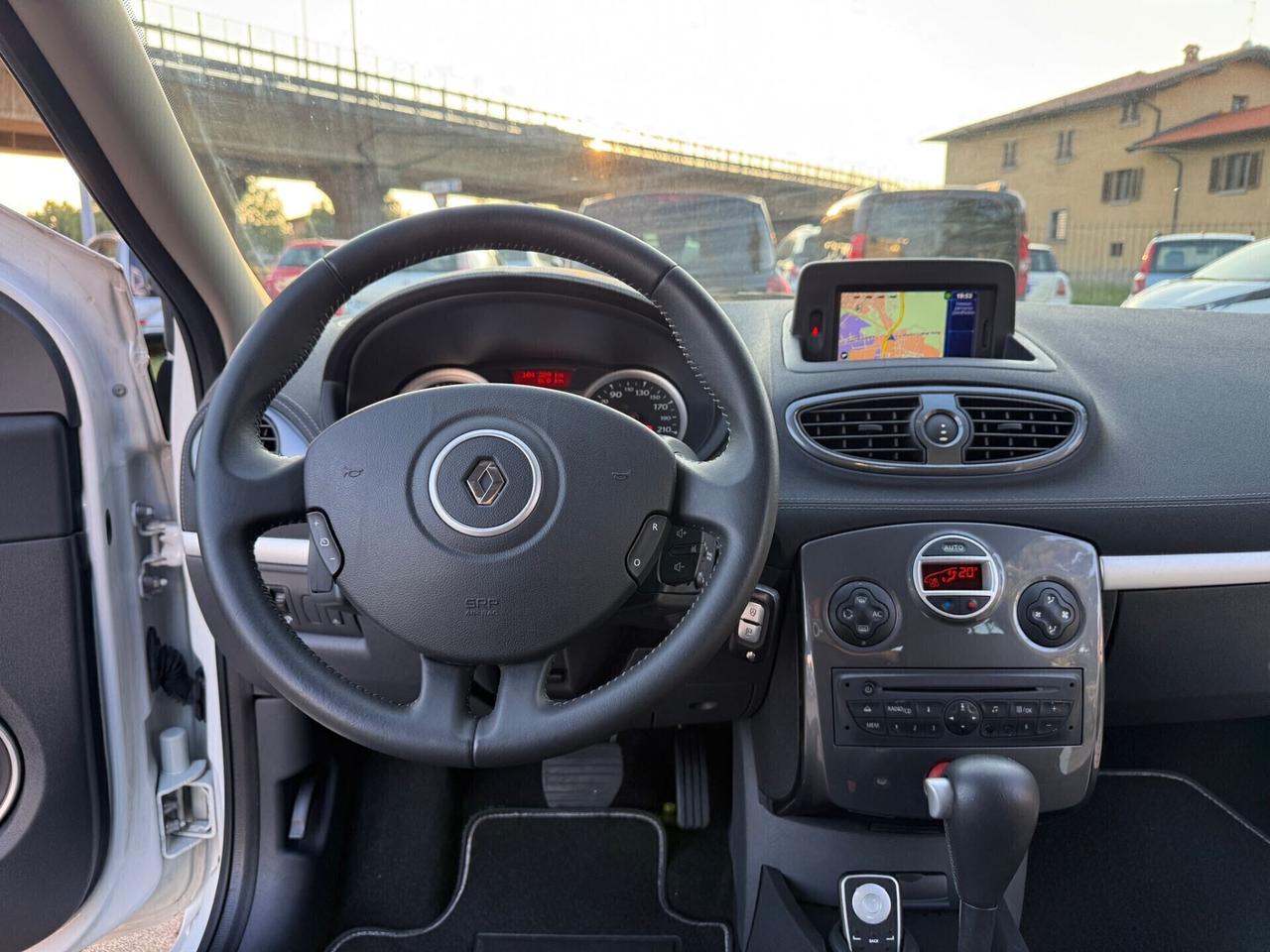 Renault Clio 1.6 16V 3 porte AUTOMATICA OK NEOPATENTATI