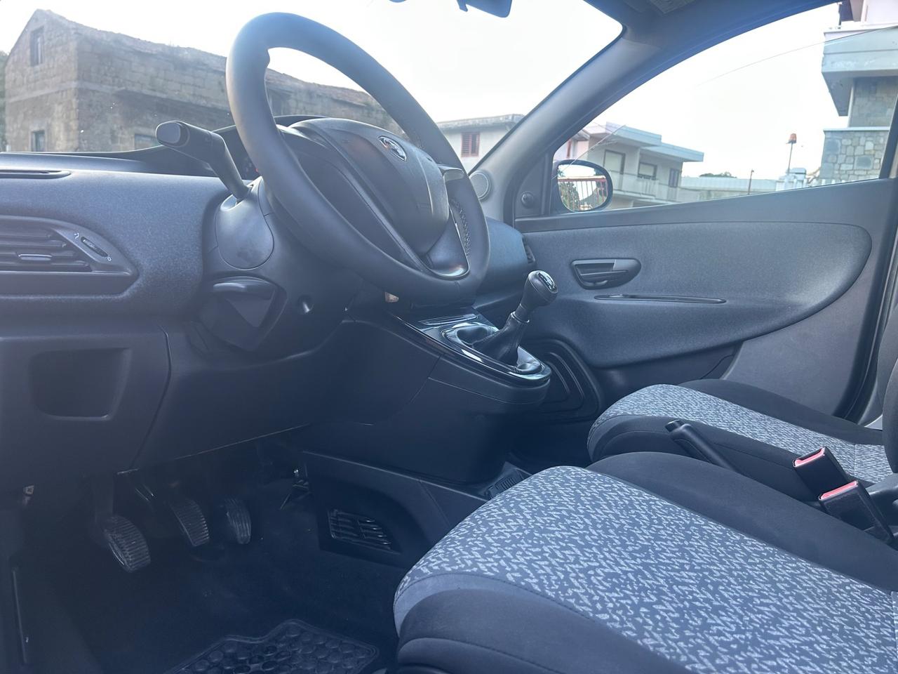 Lancia Ypsilon 1.3 MJT 16V 95 CV 5 porte S&S Elefantino Blu