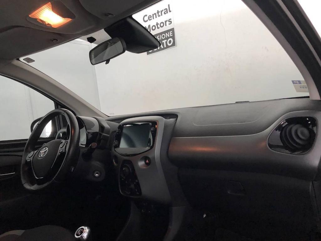 Toyota Aygo 5 Porte 1.0 VVT-i x-play