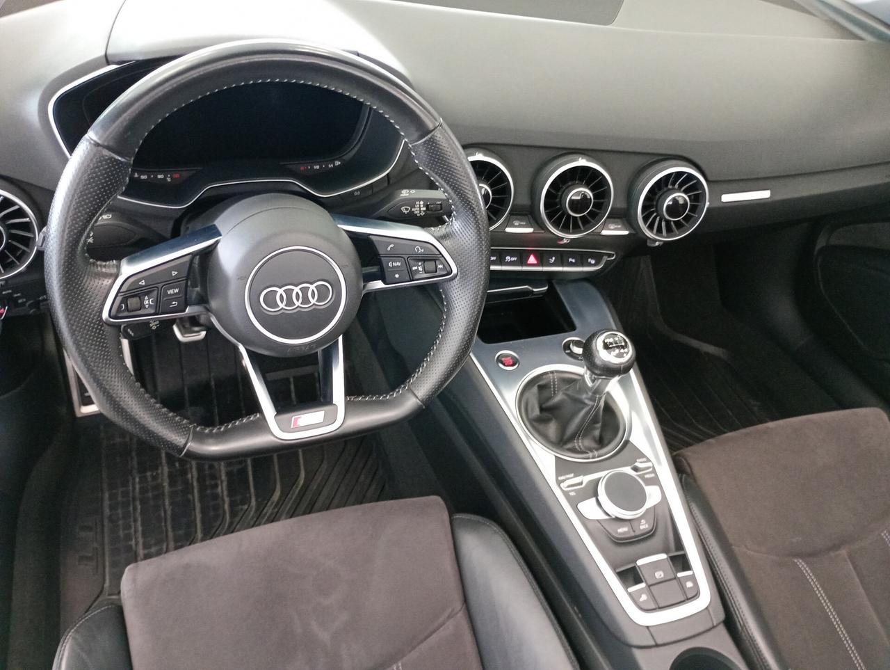 Audi TT Roadster 2.0 TFSI S line