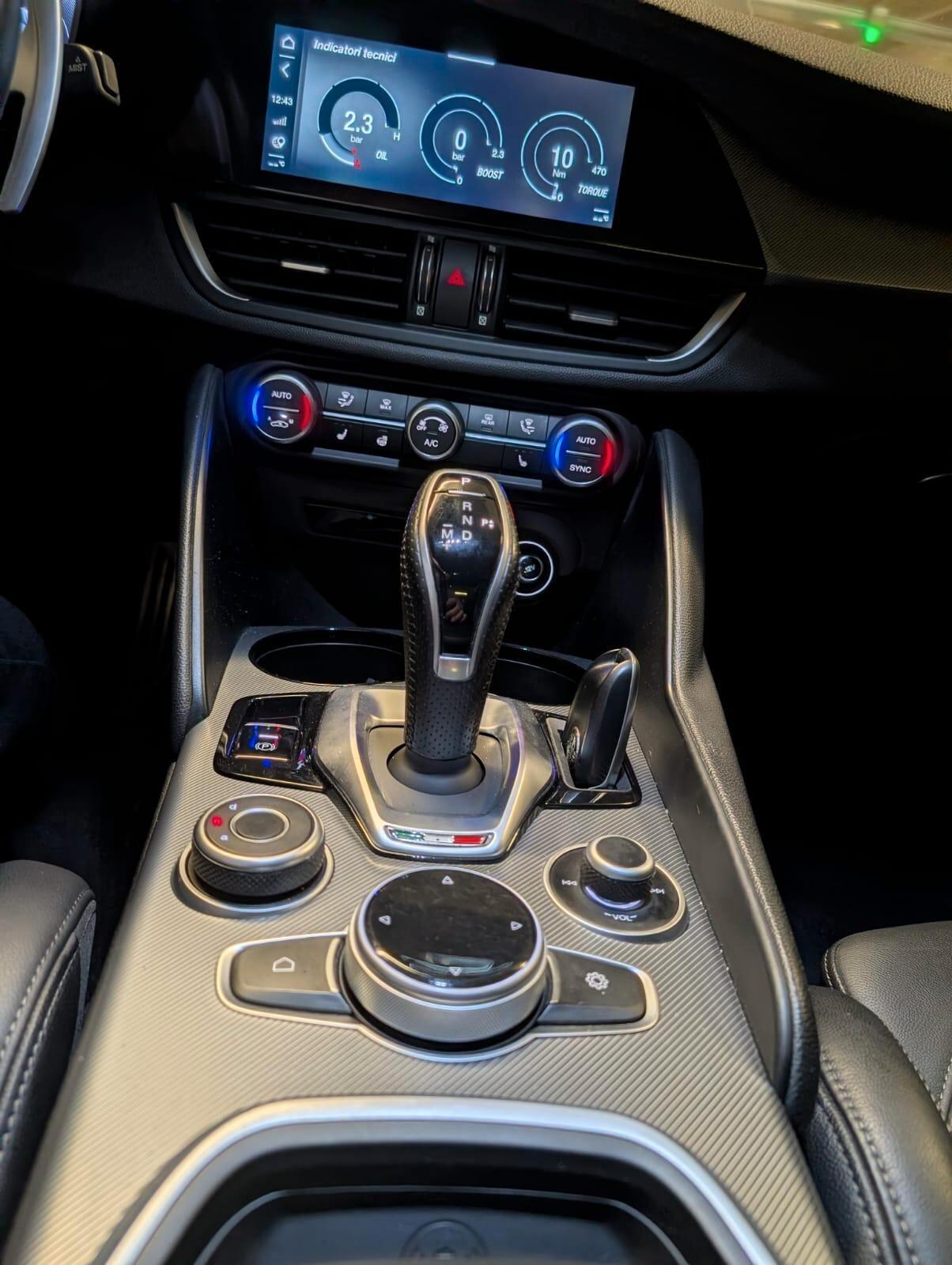 Alfa Romeo Giulia 2.2 Turbodiesel 210 CV AT8 AWD Q4 Veloce