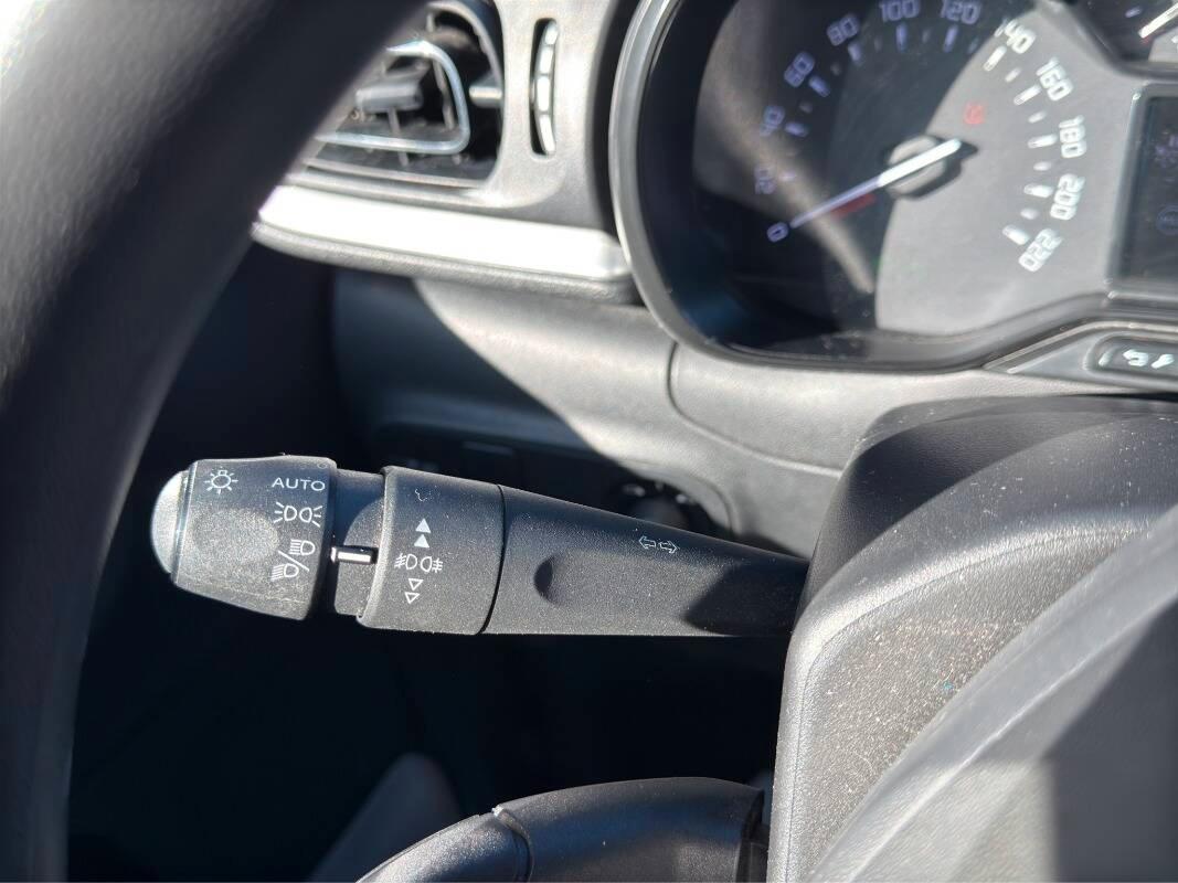 Citroen C3 1.2 puretech Shine s&s 110cv eat6 Con CARPLAY