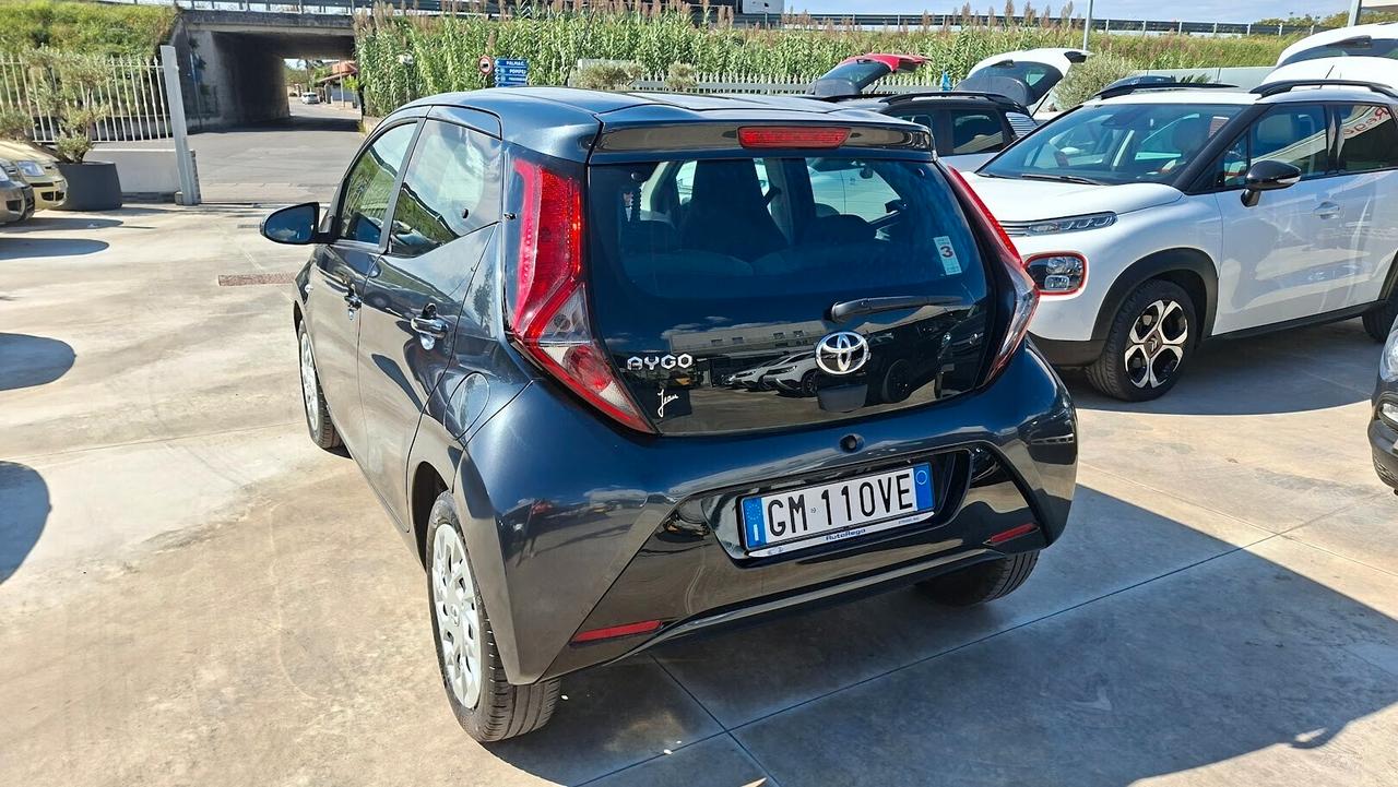 Toyota Aygo Connect 1.0 VVT-i 72 CV 5 porte 2021