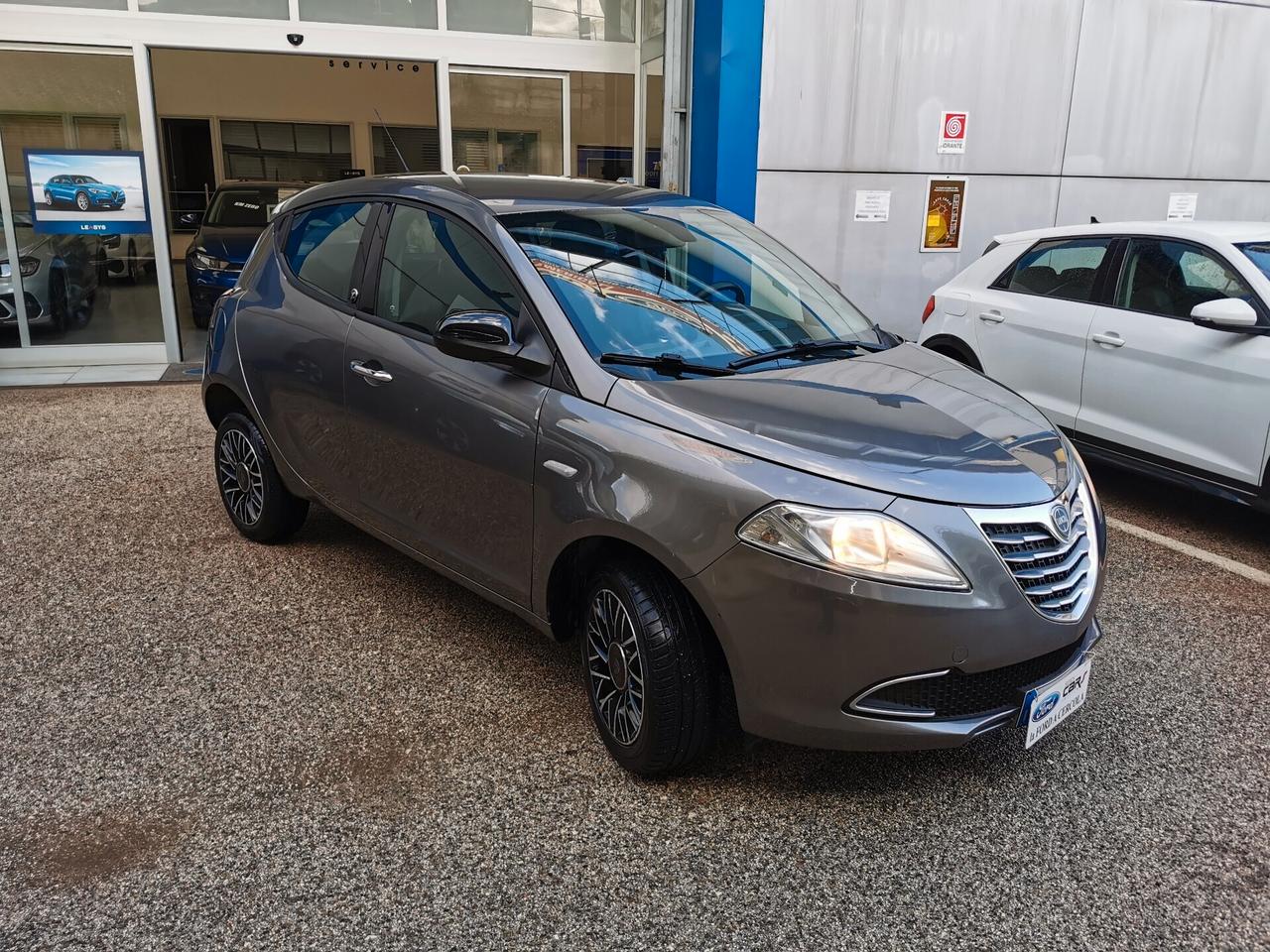 Lancia Ypsilon 0.9 TwinAir 85 CV 5 porte Metano Ecochic 30th Ann.