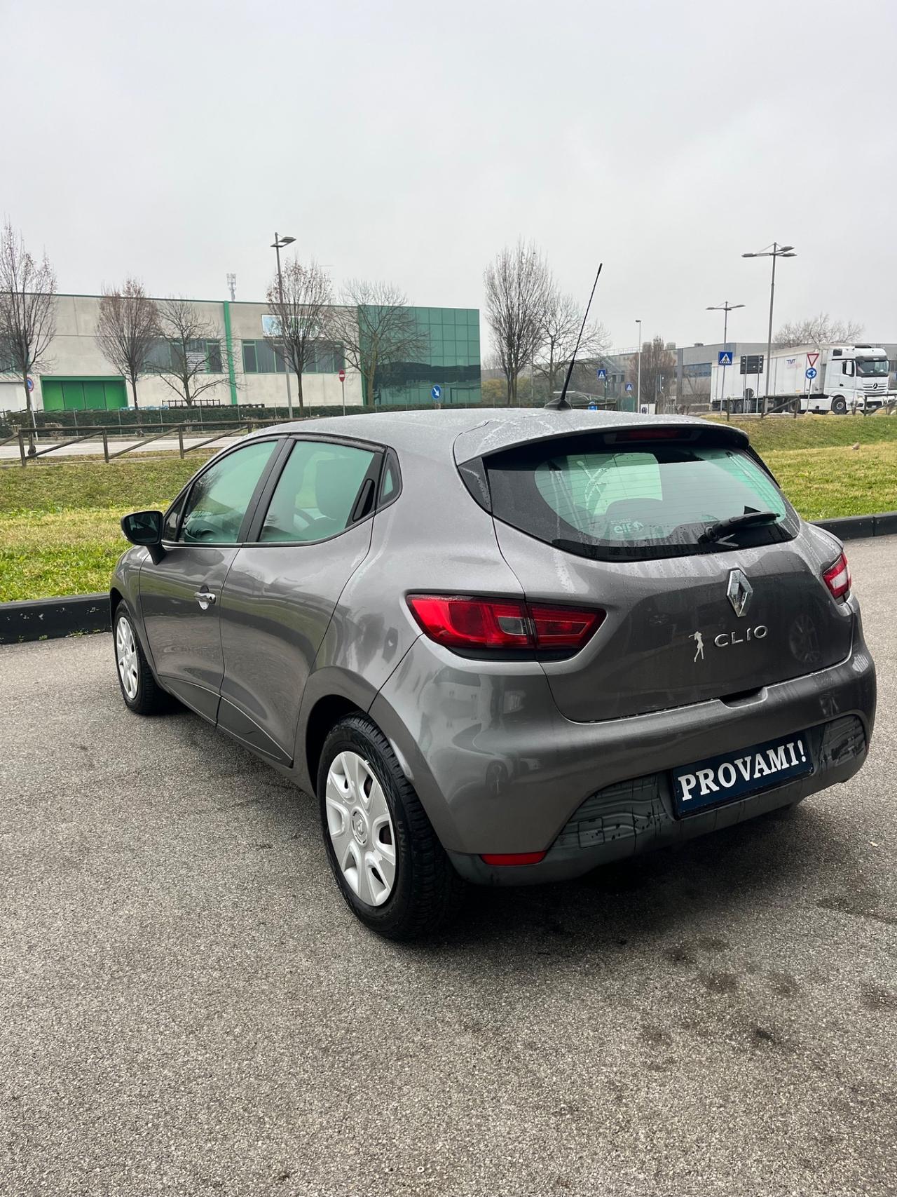 Renault Clio 1.2 75CV Neopatentati