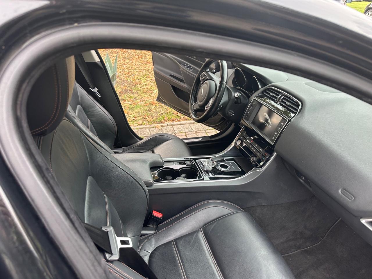 Jaguar XE 2.0 D Turbo 180CV Prestige Business Edition BELLISSIMA UNIPROPRIETARIO PERMUTABILE