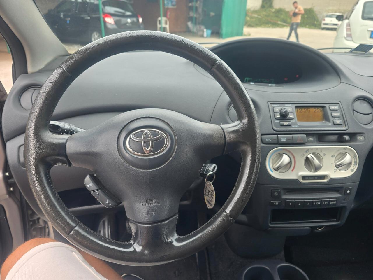 Toyota Yaris 1.4 tdi 5porte 75cv full economica 2006