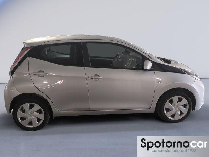 Toyota Aygo 1.0 VVT-i x-play TSS