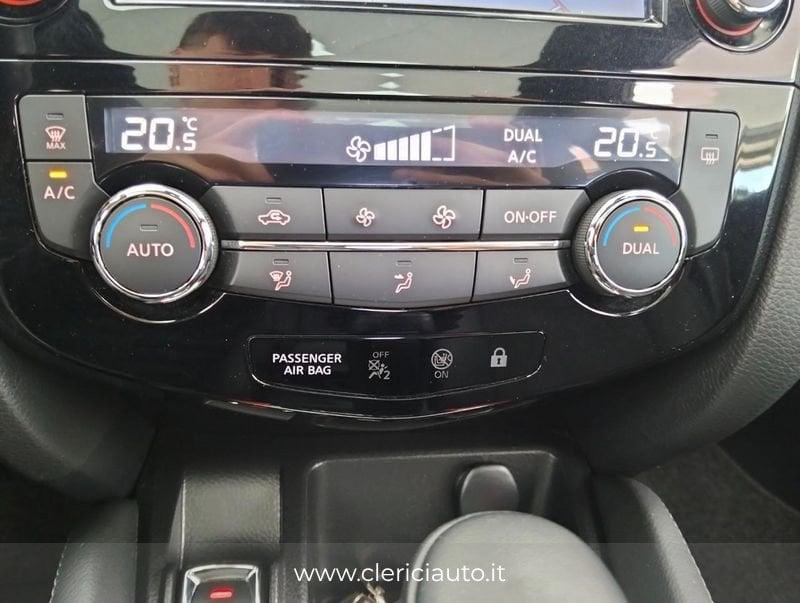 Nissan Qashqai 1.2 DIG-T N-Vision DCT (TETTO PAN.)