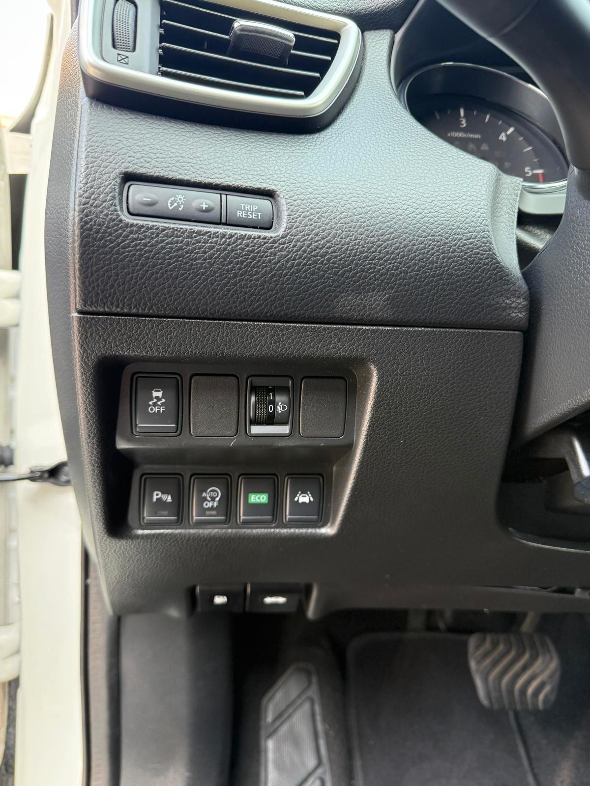 Nissan Qashqai 1.6 dCi DPF 360