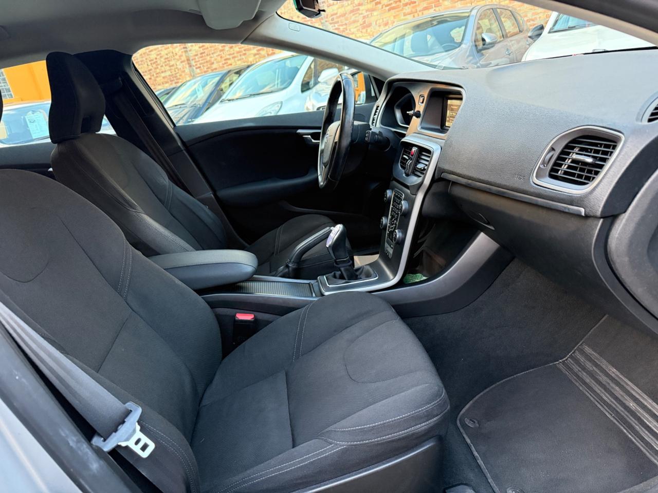 Volvo V40 D2 1.6 Summum