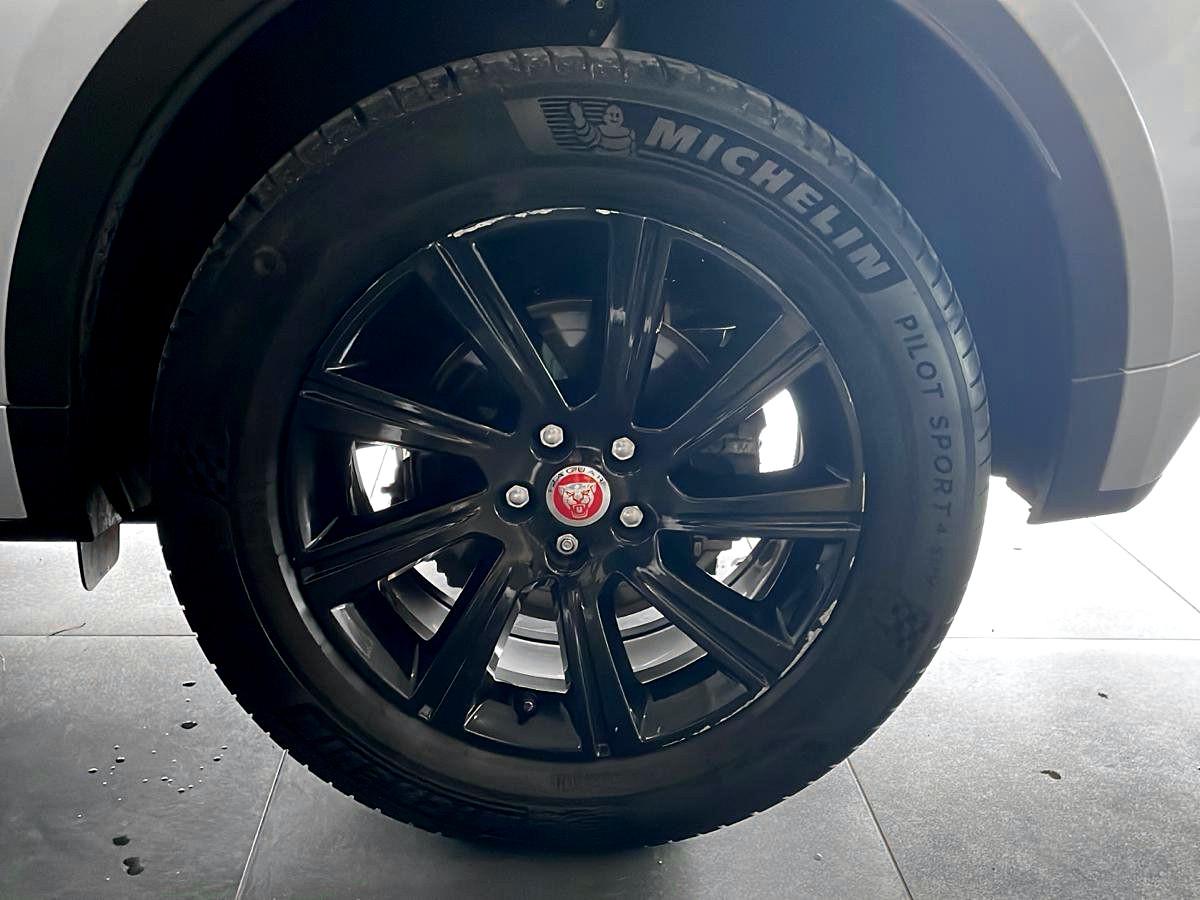 JAGUAR E-Pace 2017 - E-Pace 2.0d i4 R-Dynamic awd 180cv auto my19