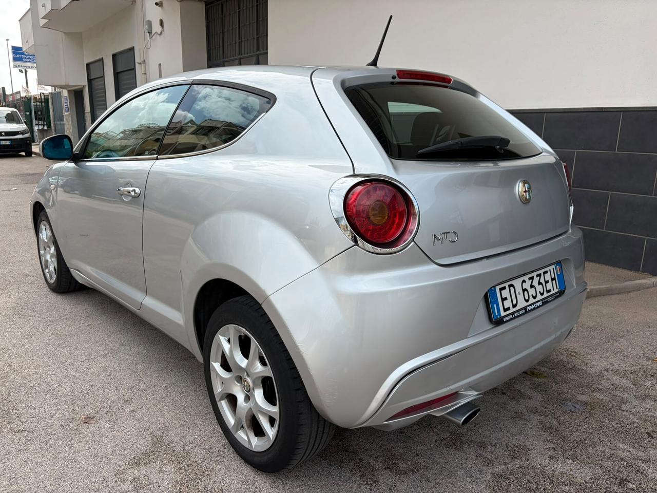 Alfa Romeo MiTo 1.6 JTDm 16V Distinctive Sport Pack
