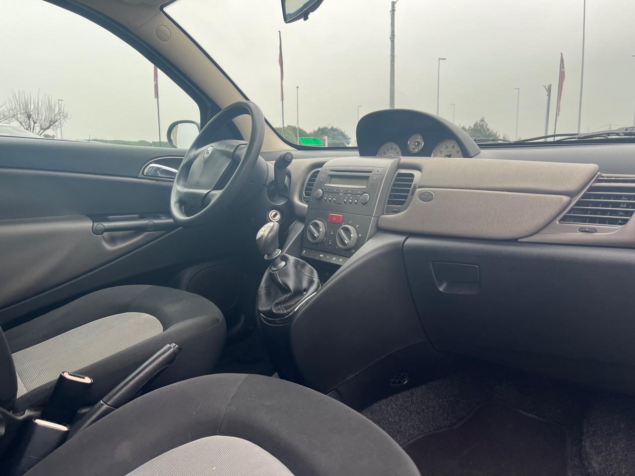 Lancia Ypsilon 1.4 16V Argento GPL ok neopatentati