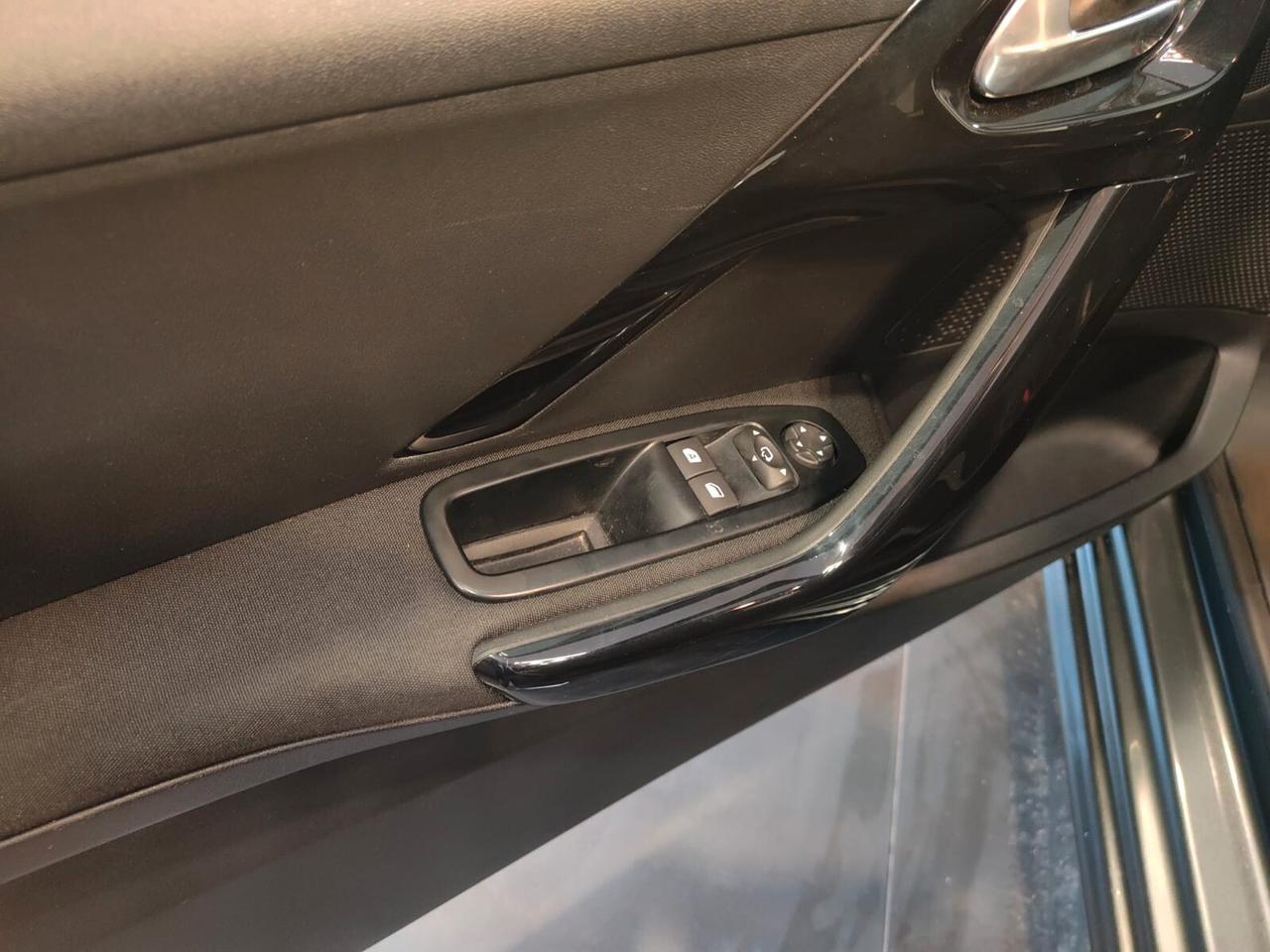 Peugeot 208 1.2 PureTech 82 3 porte Allure