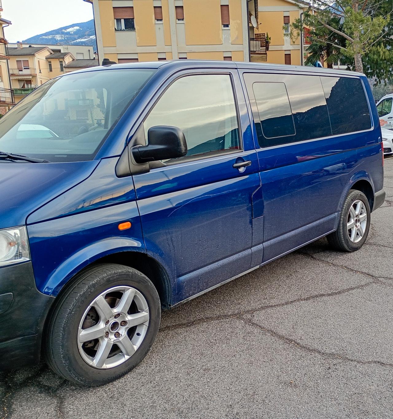 Volkswagen Multivan 2.5 TDI/130CV Comfortline