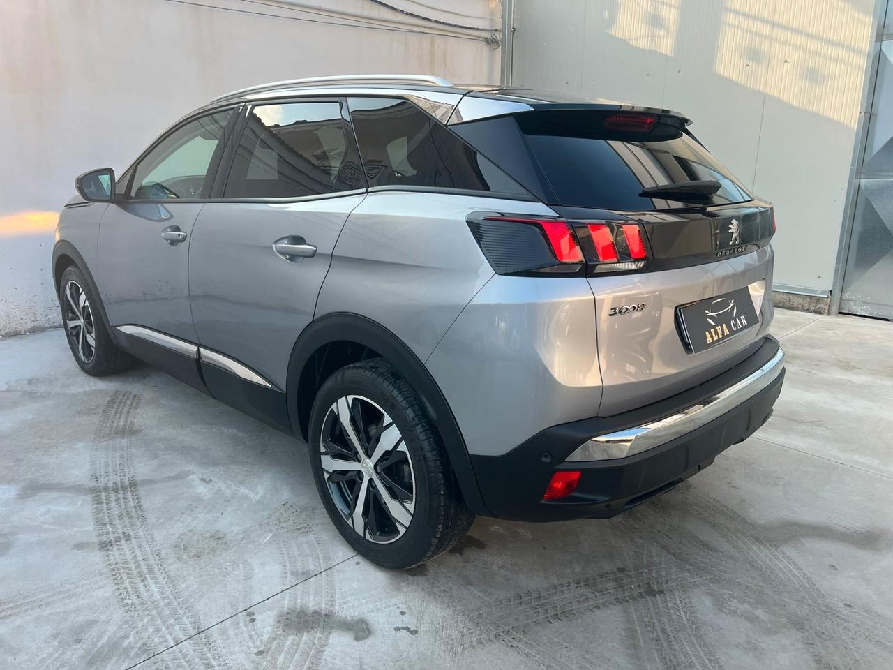 PEUGEOT 3008 1.5 BlueHDi 120CV 2018!!! ALLURE!!!
