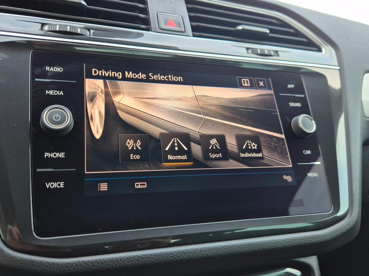 Volkswagen Tiguan 1.6 TDI R-Line Sport