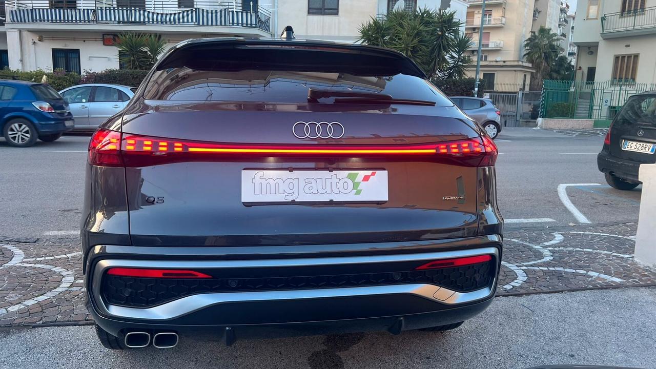Audi Q5 SPB 40 TDI quattro S tronic line Int+Ext Grigio Daytona km O