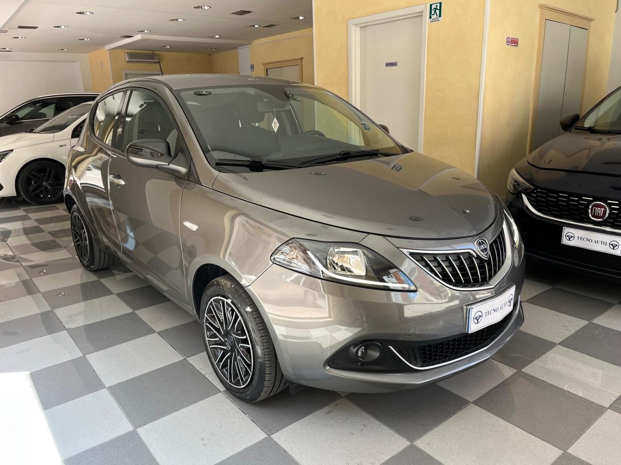 Lancia Ypsilon 1.0 FireFly 5 porte S&S Hybrid Gold Plus