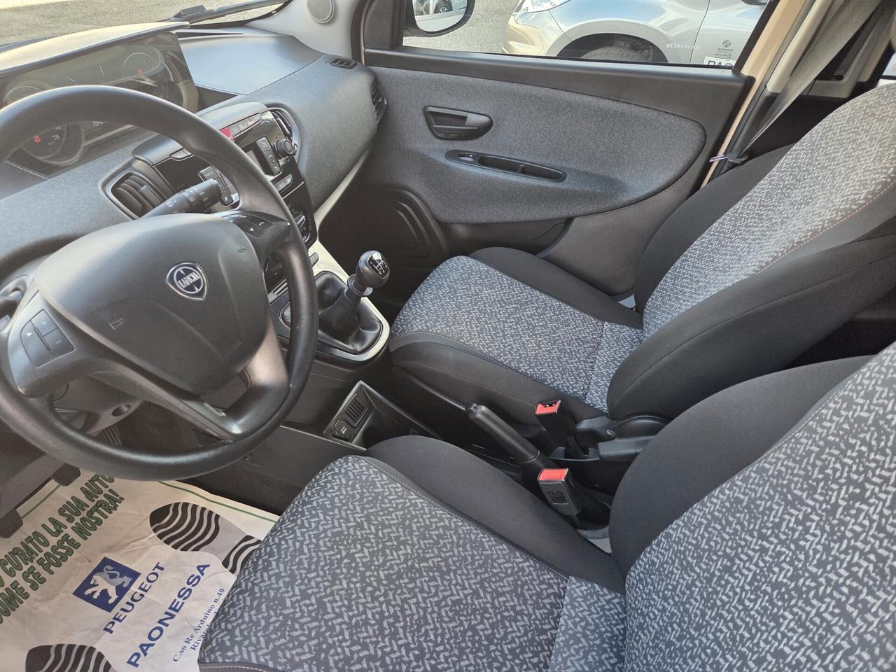 Lancia Ypsilon 1.2 69 CV 5 porte Gold Neopatentati !!
