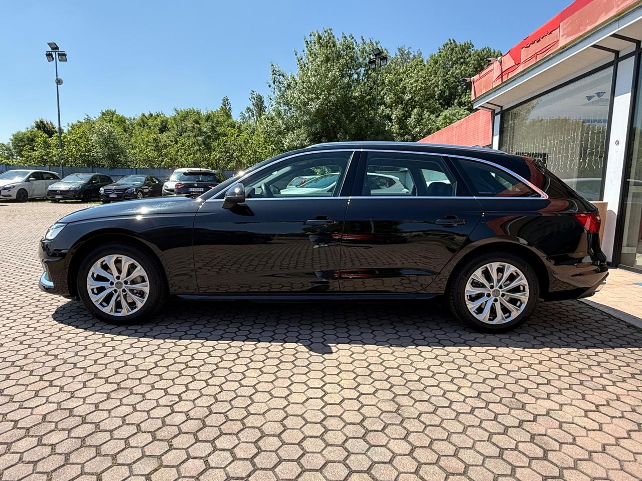 Audi A4 Avant 40 TDI quattro S tronic Business Advanced