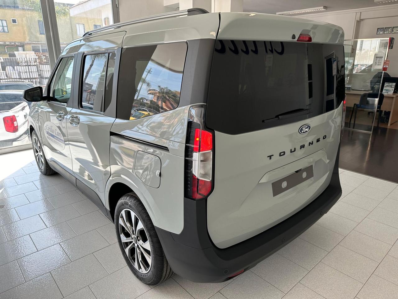 Ford Tourneo Courier 1.0 EcoBoost Powershift Titanium