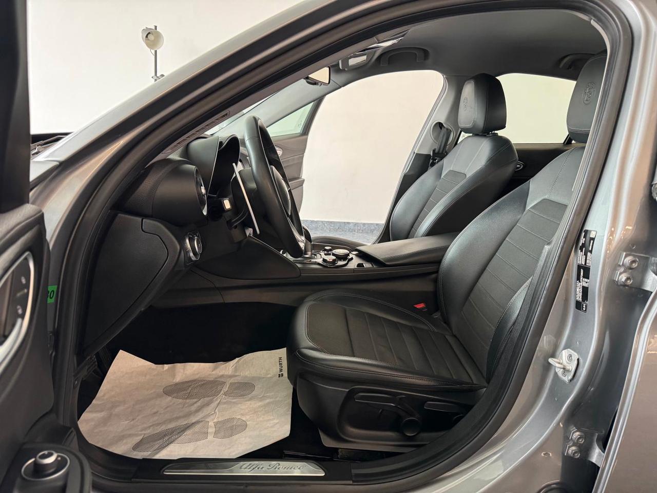 Alfa Romeo Giulia 2.2 T Diesel At8 180cv Super Navi Paddle Full