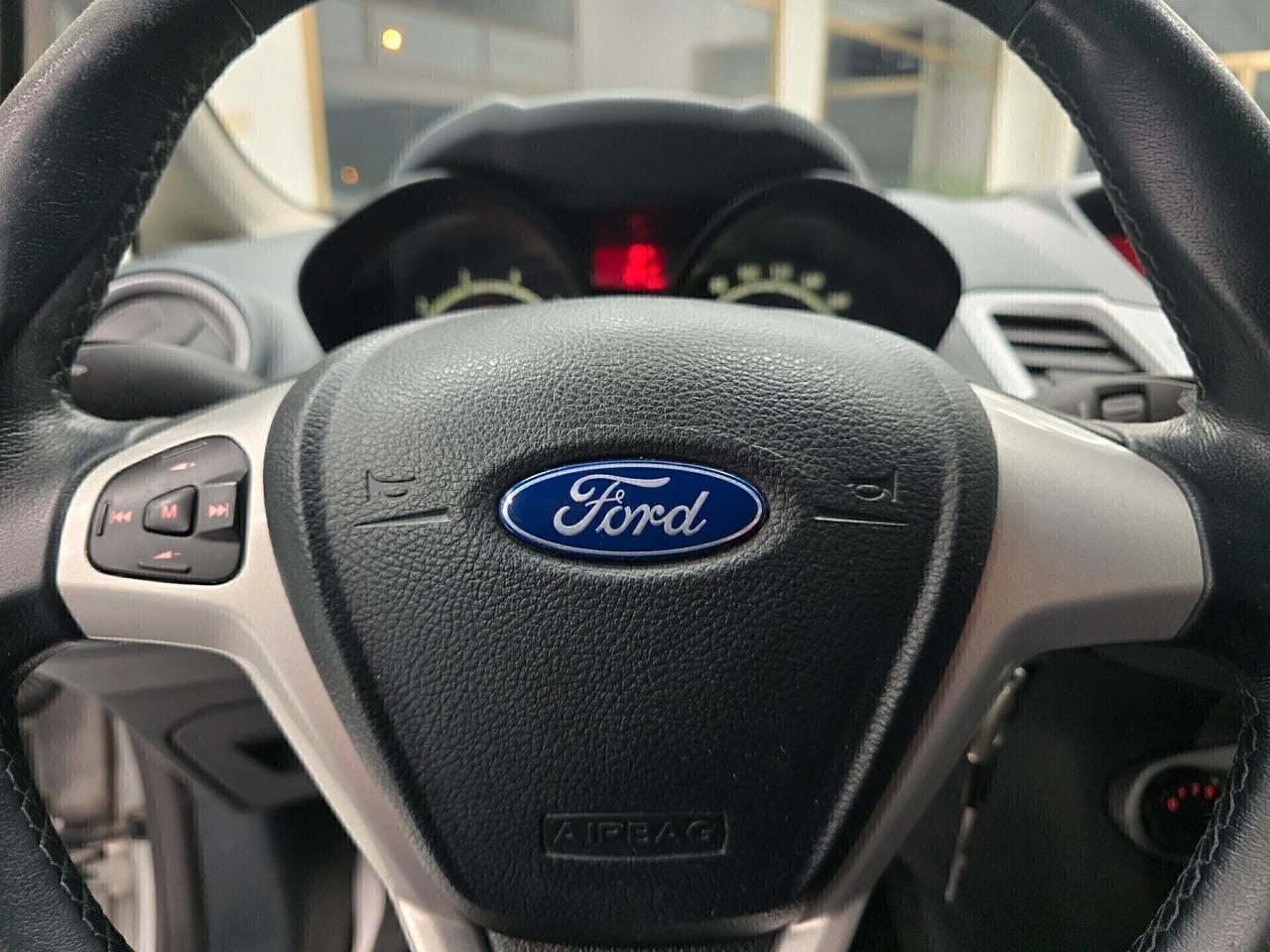 Ford Fiesta 1.2 82CV 5 porte NEOPATENTATI