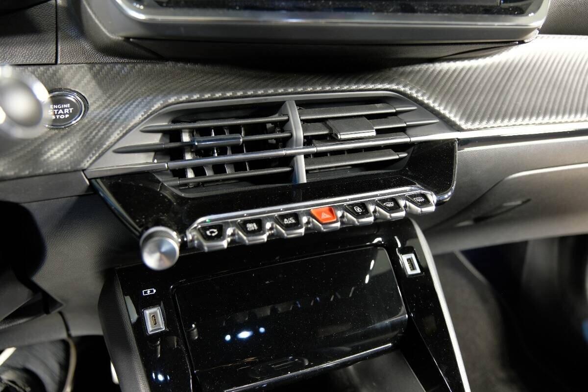 Peugeot 2008 BlueHDi 130 S&S EAT8 GT