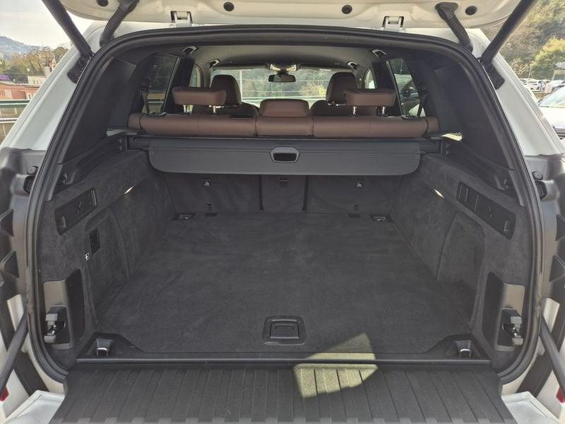 BMW X5 xdrive40d mhev 48V Msport auto