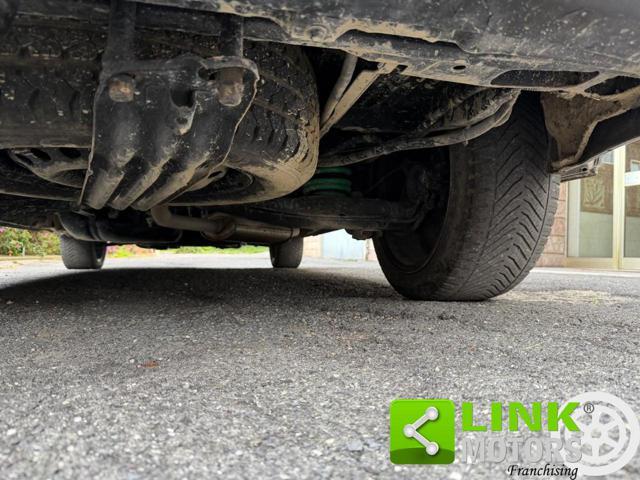 VOLKSWAGEN Transporter Transp. 2.5 TDI/102CV cat PL Caravelle