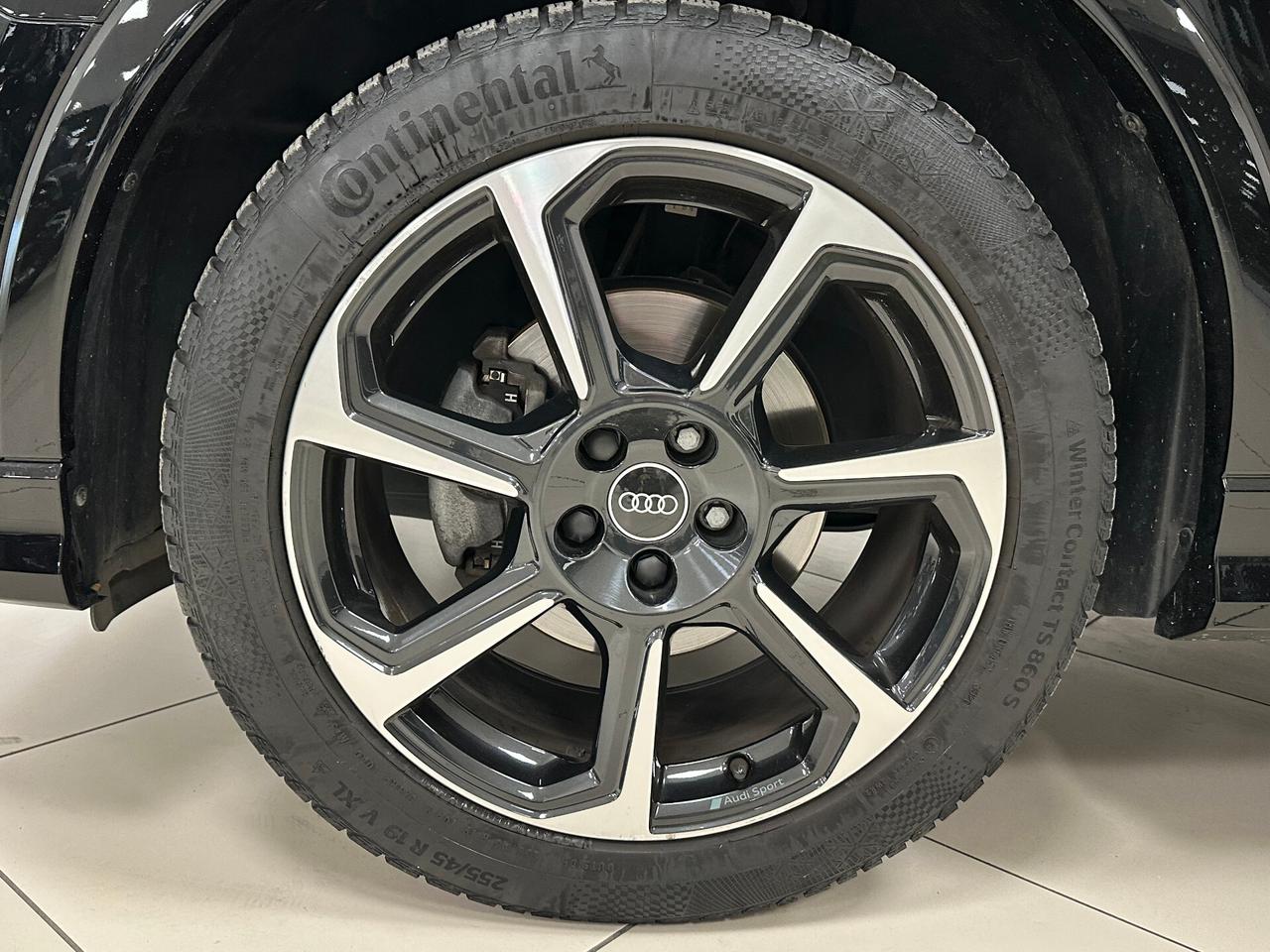 Audi Q3 35 TDI 150 CV S tronic S line edition 2020
