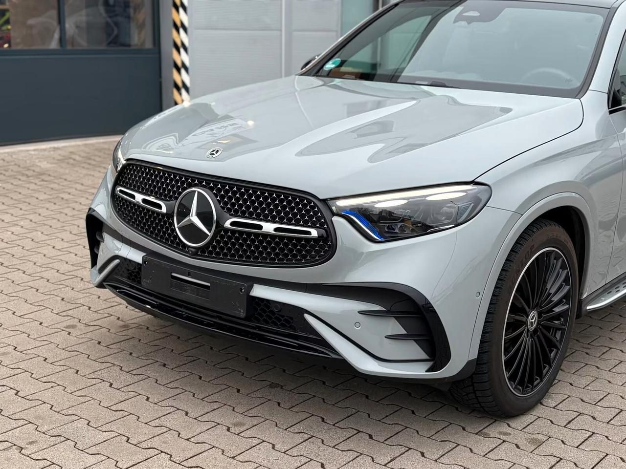 MERCEDES-BENZ*GLC*220d*4MATIC*COUPE*AMG*LINE*ADVANCED*PLUS*BURMESTER*DIGITAL-LIGHT*