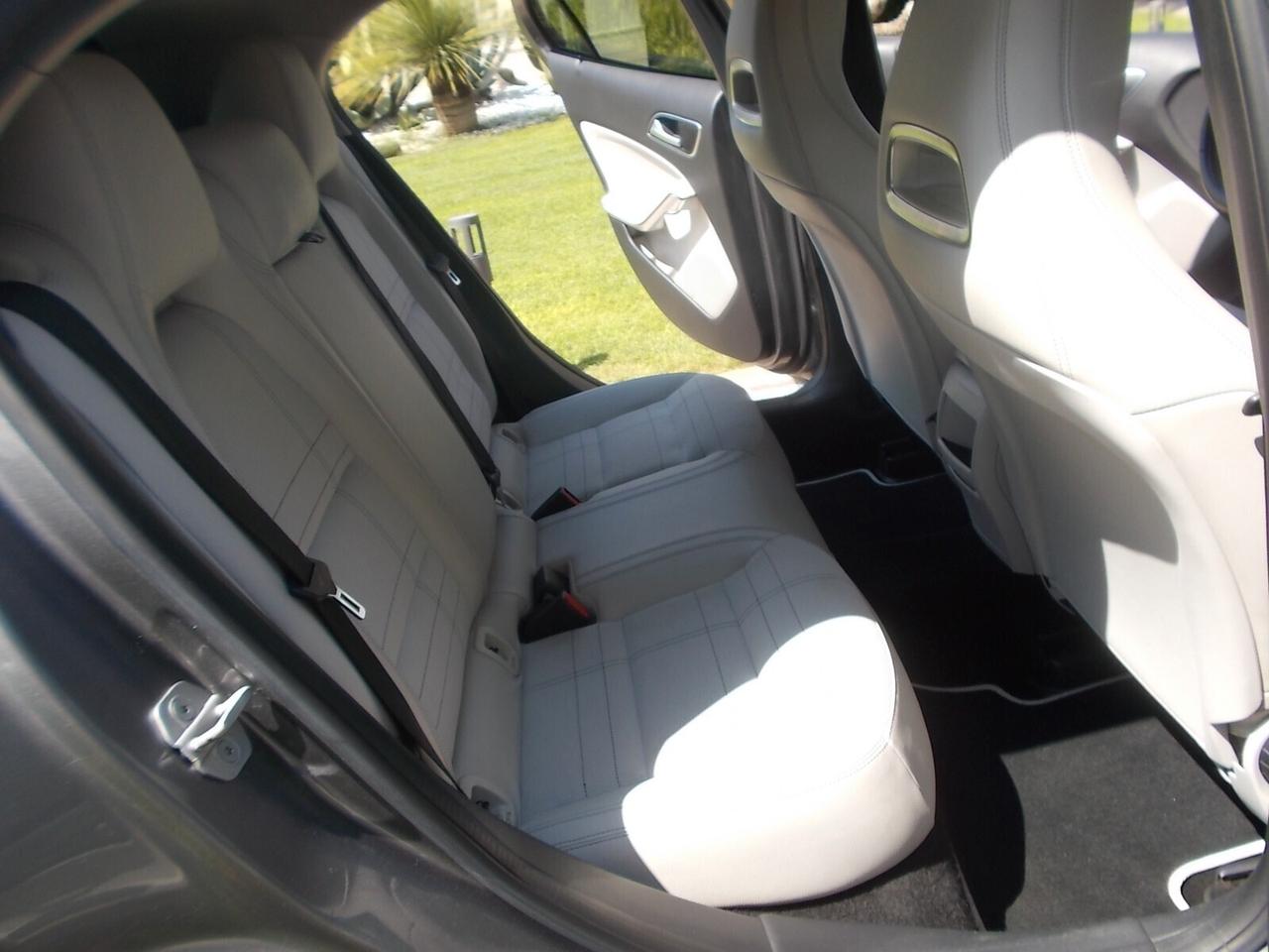 Mercedes-Benz GLA 200d Aut. *FULL OPT.* da VETRINA