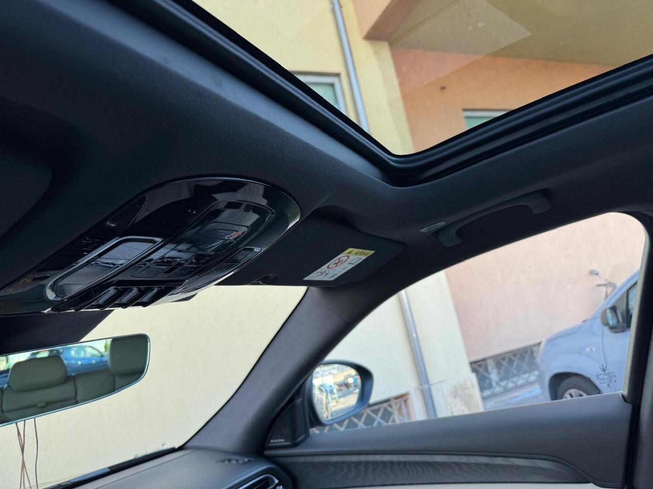 MASERATI GRECALE MODENA 330CV