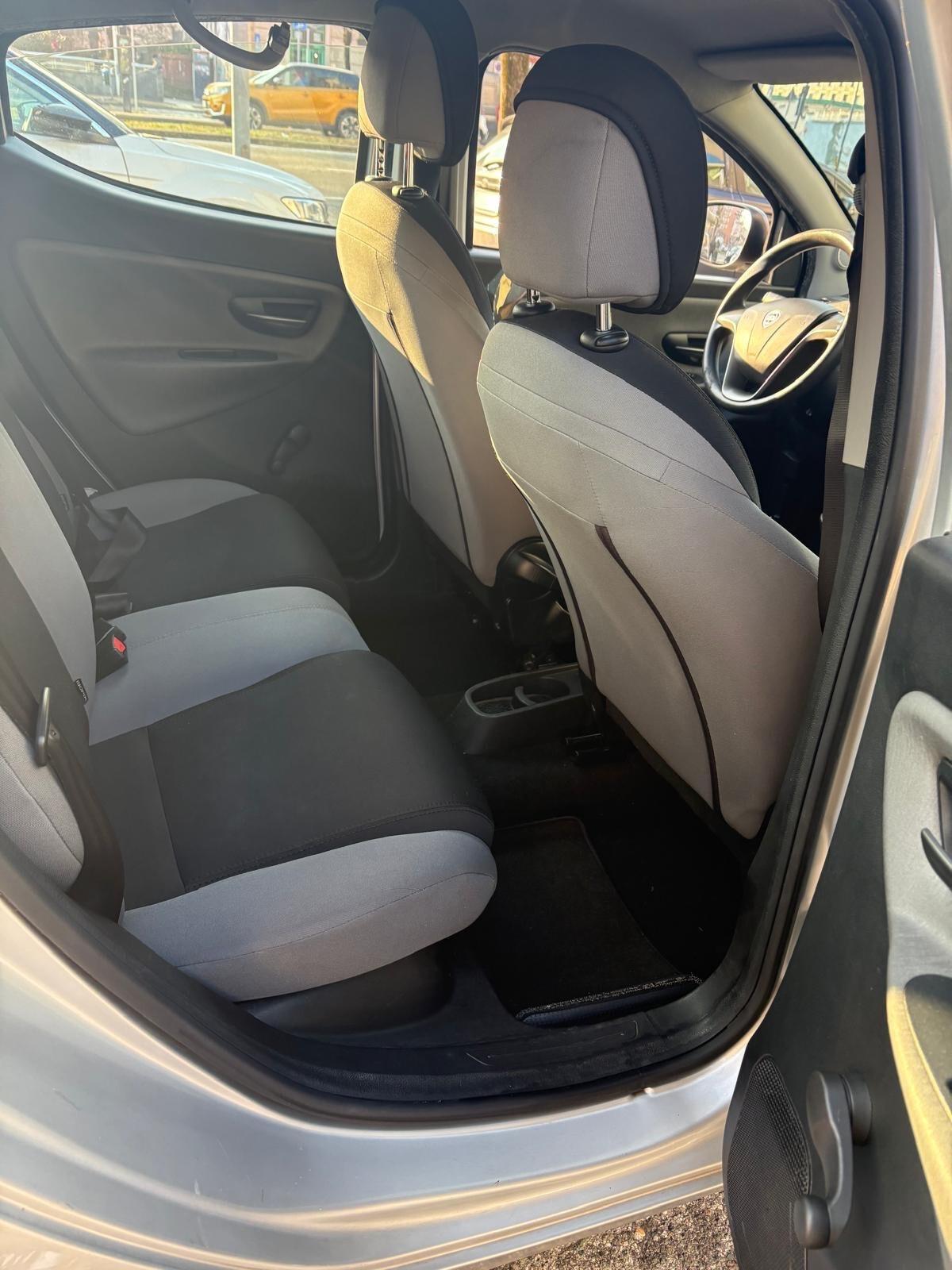 Lancia Ypsilon 0.9 TwinAir 85 CV GAS Ecochic Gold