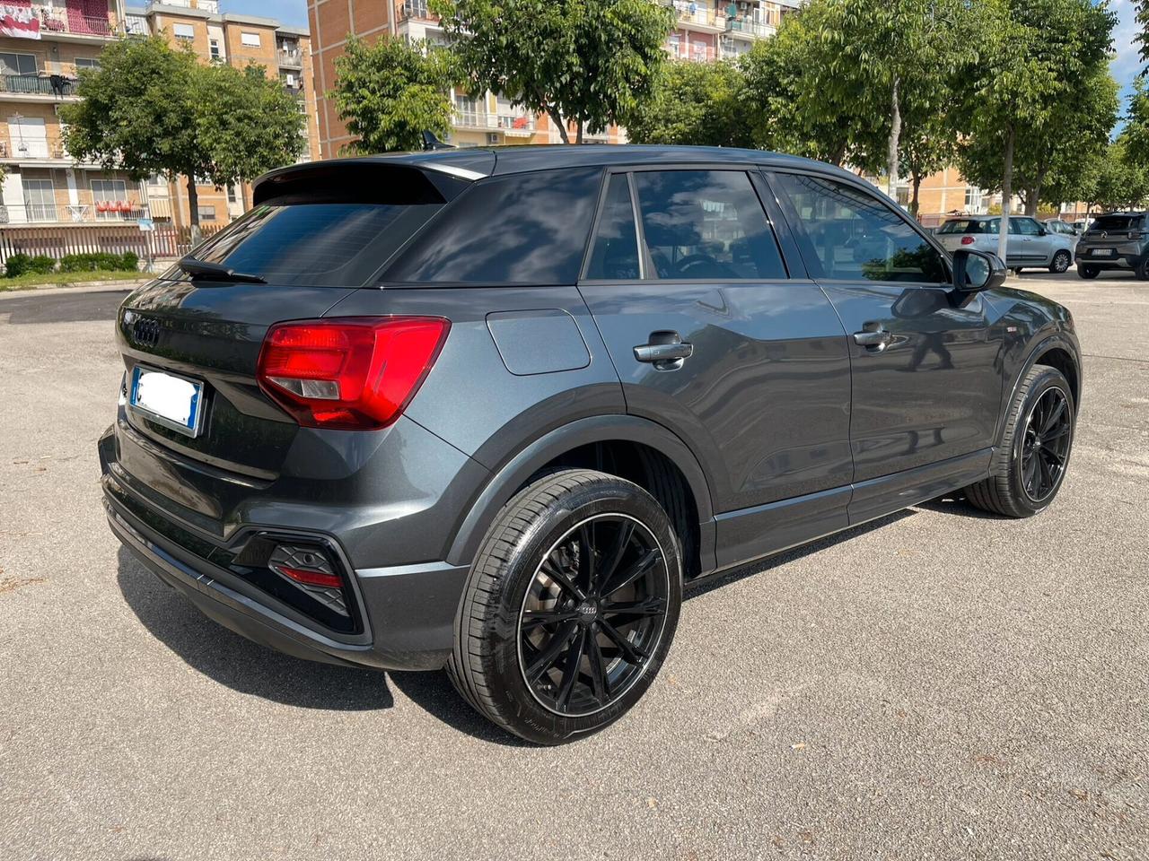 Audi Q2 40 TFSI quattro S tronic Identity Black