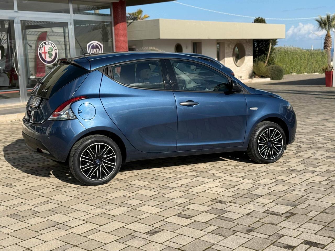 Lancia Ypsilon 1.0 FireFly 5 porte S&S Hybrid Ecochic Gold