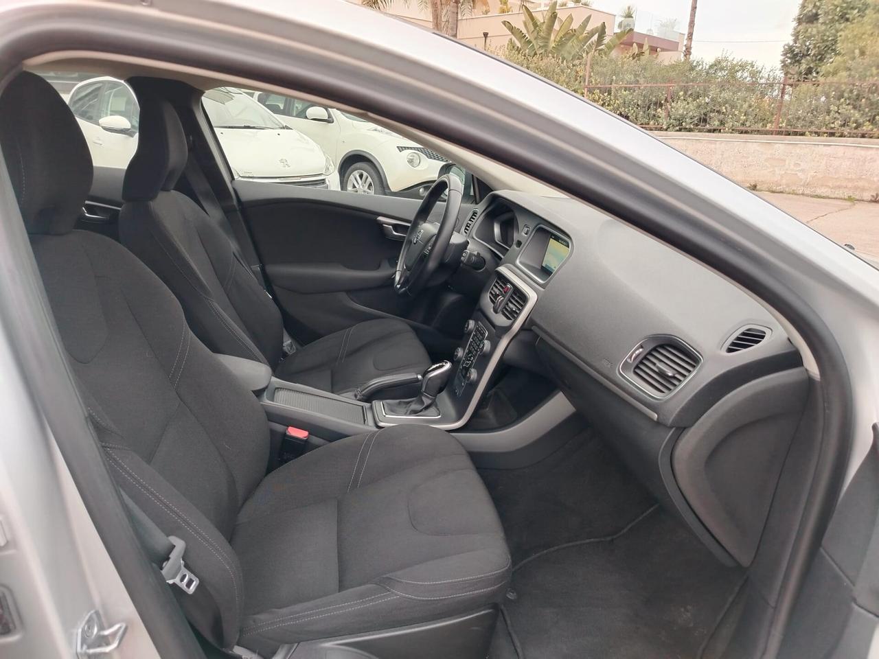 Volvo V40 D2 Momentum