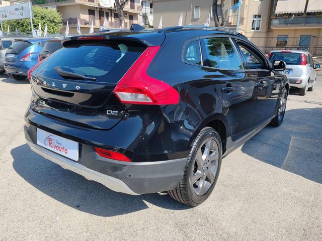 VOLVO V40 Cross Country D2 Momentum