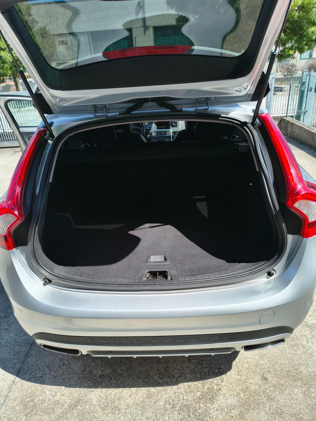 Volvo V60 Cross Country D3 Momentum