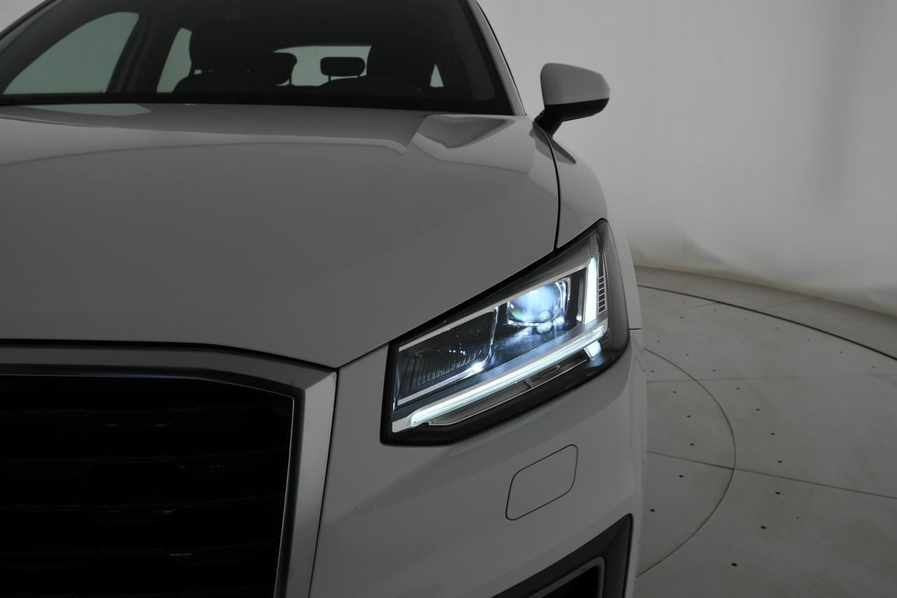 AUDI Q2 35 1.5 tfsi Business Design LED+C17"