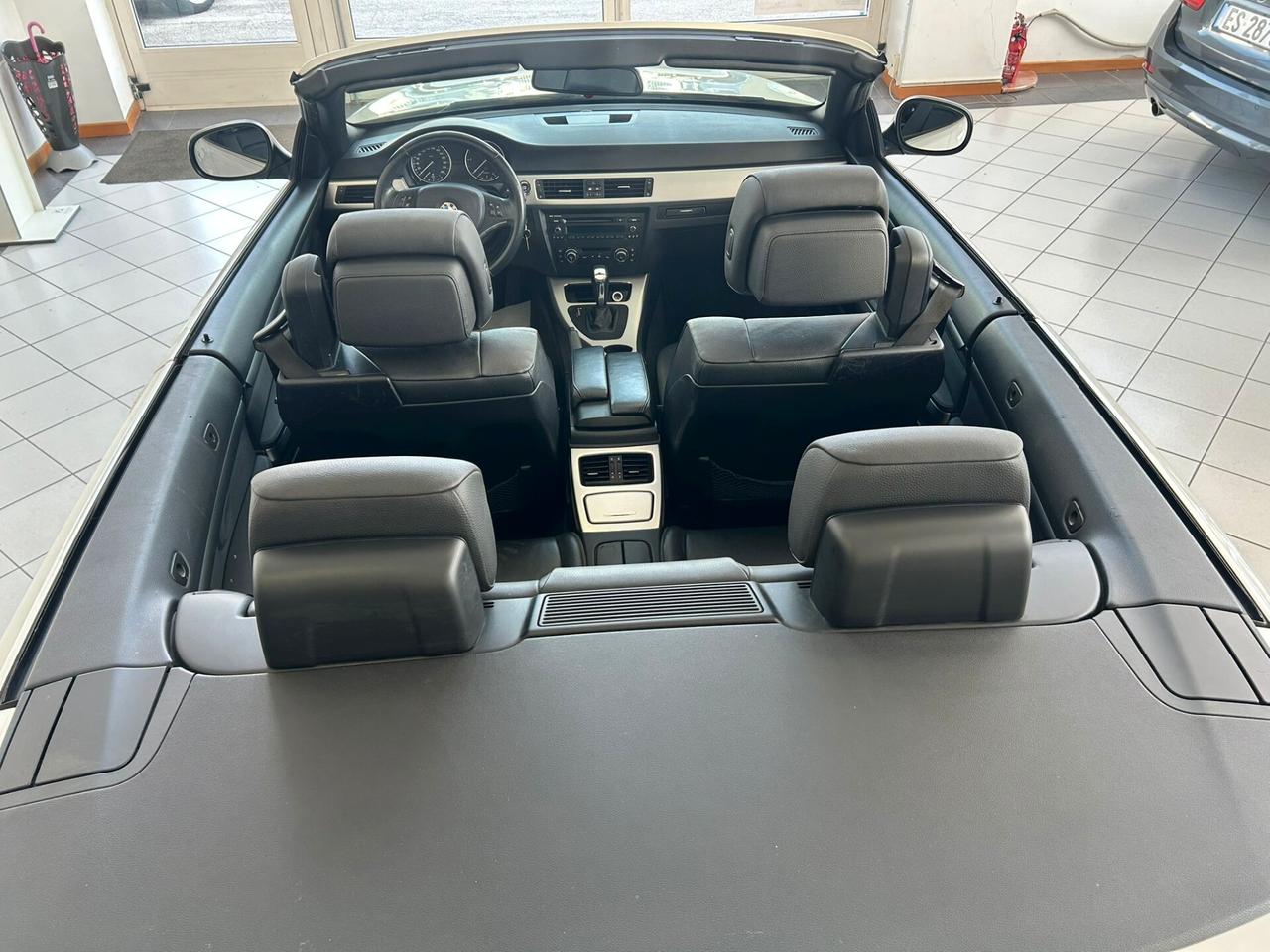 Bmw 320 Cabrio 2.0D 2011
