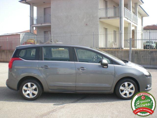 PEUGEOT 5008 1.6 HDi 112CV Family 7 POSTI